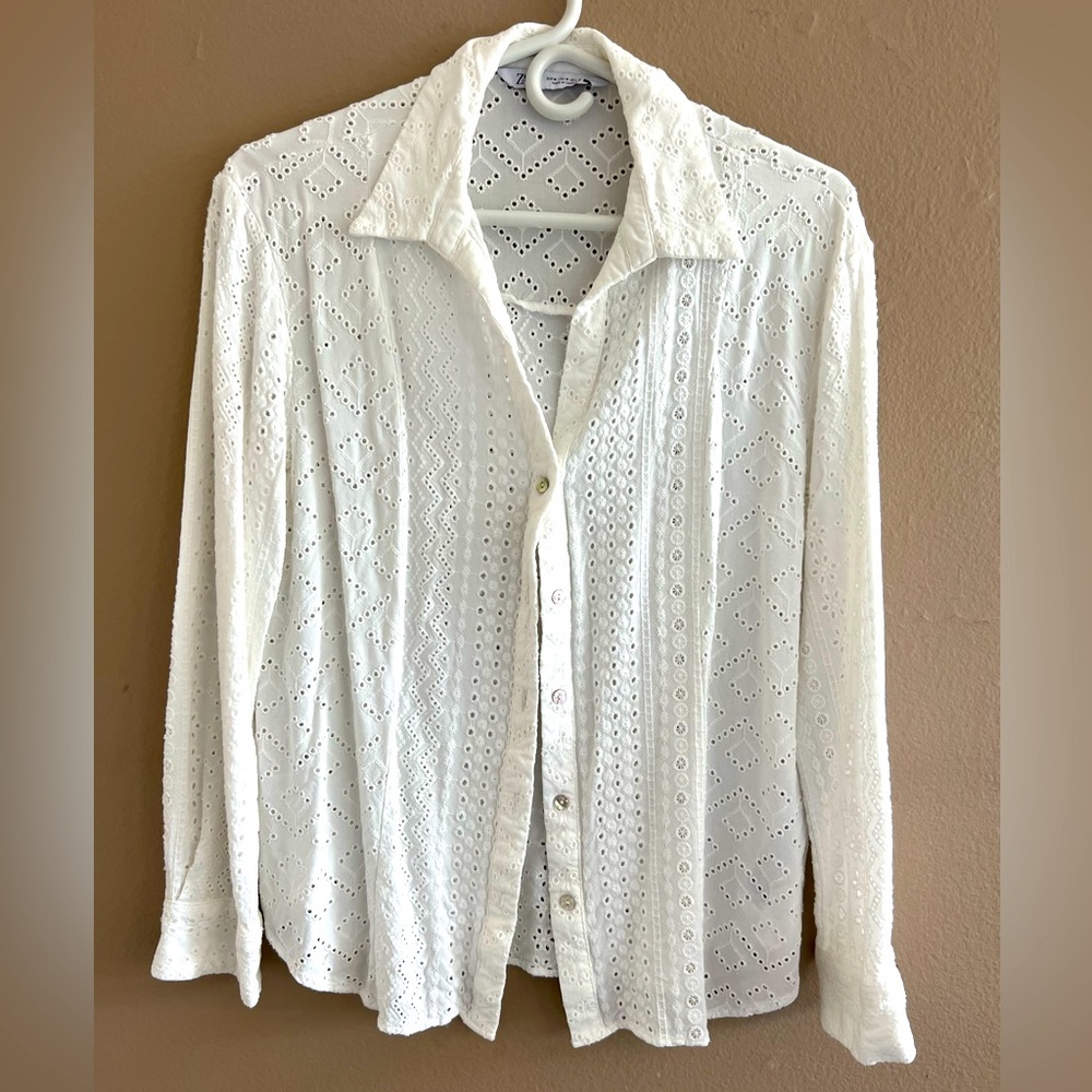 Zara eyelet button down blouse